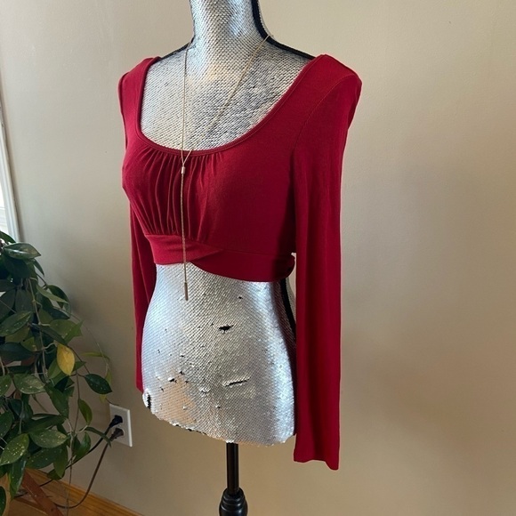 ⭐️2 FOR $20⭐️ HALARA Square Neck Plicated Crossover Hem Long Sleeve Top in red - Picture 6 of 6